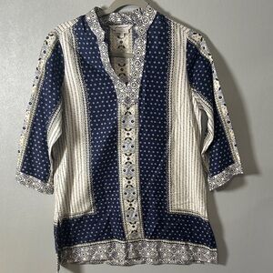 Foxcroft Navy White Geometric Print Cotton Wrinkle-Free Button Front‎ Blouse